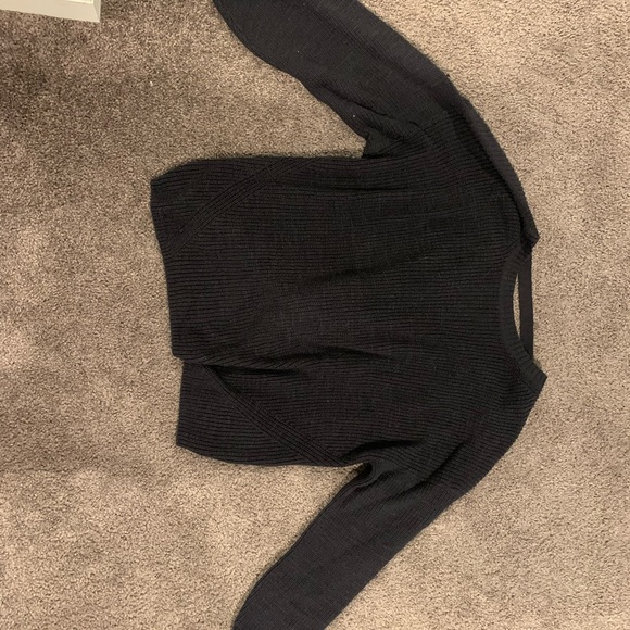 Must have Sweater - Picture 3 of 6